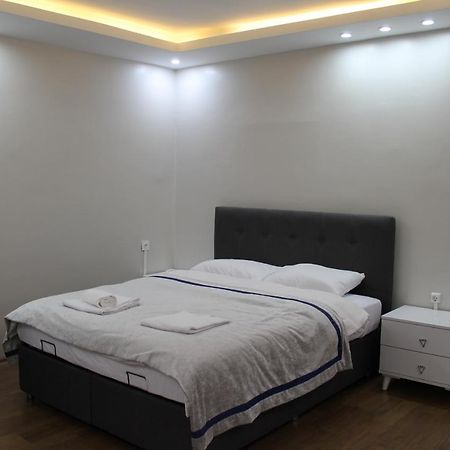 Beyoglu Asmalimescit'Te Mobilyali Balkonlu Daire Apartman Isztambul Kültér fotó