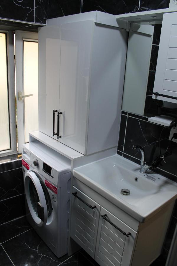 Beyoglu Asmalimescit'Te Mobilyali Balkonlu Daire Apartman Isztambul Kültér fotó